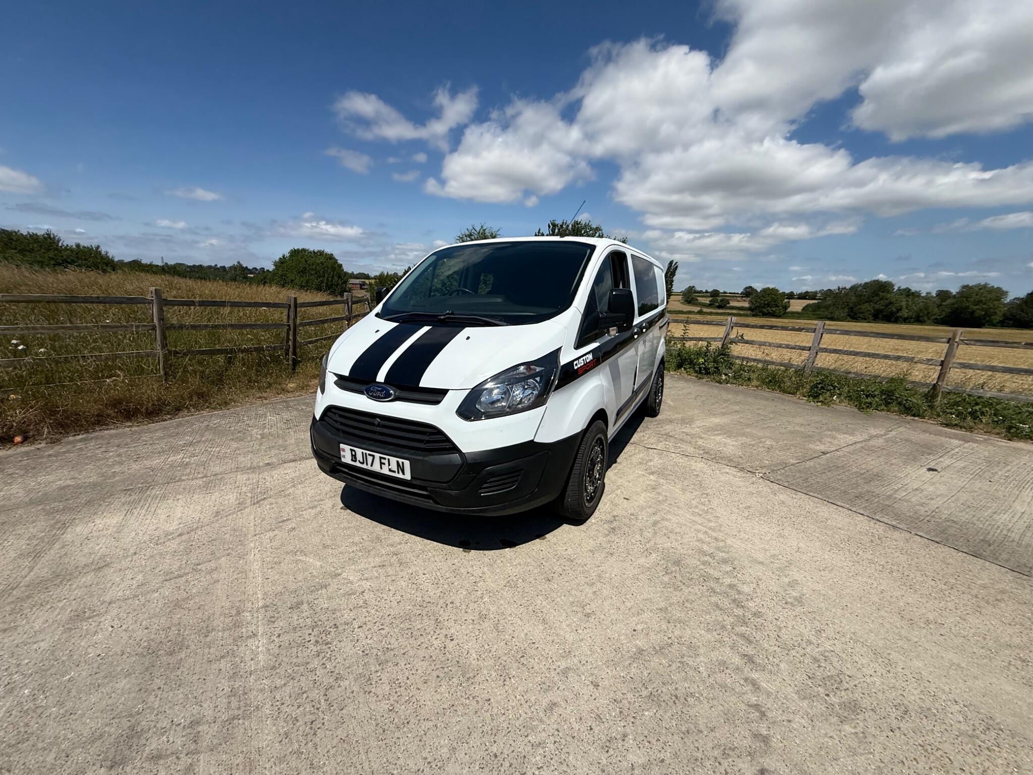 Ford Transit Custom 2.0 TDCi 290 L1 H1 5dr — photo 47 of 84